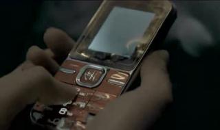 被困电梯怎么办里面没信号 被困电梯求救无回应